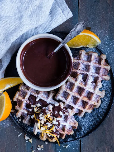 Beitragsbild zum Artikel: Power Frühstück! – Low Carb Nuss-Waffeln