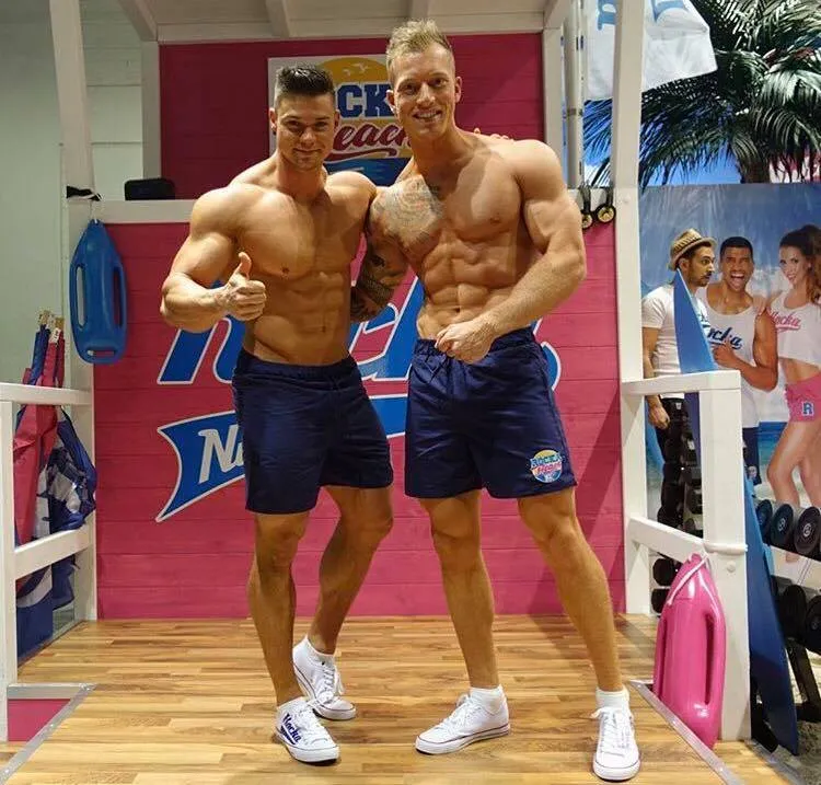 Abbildung zum Artikel: „Schmale Schulters“ heftigste FITNESS-REZEPTE + Full Day of Eating