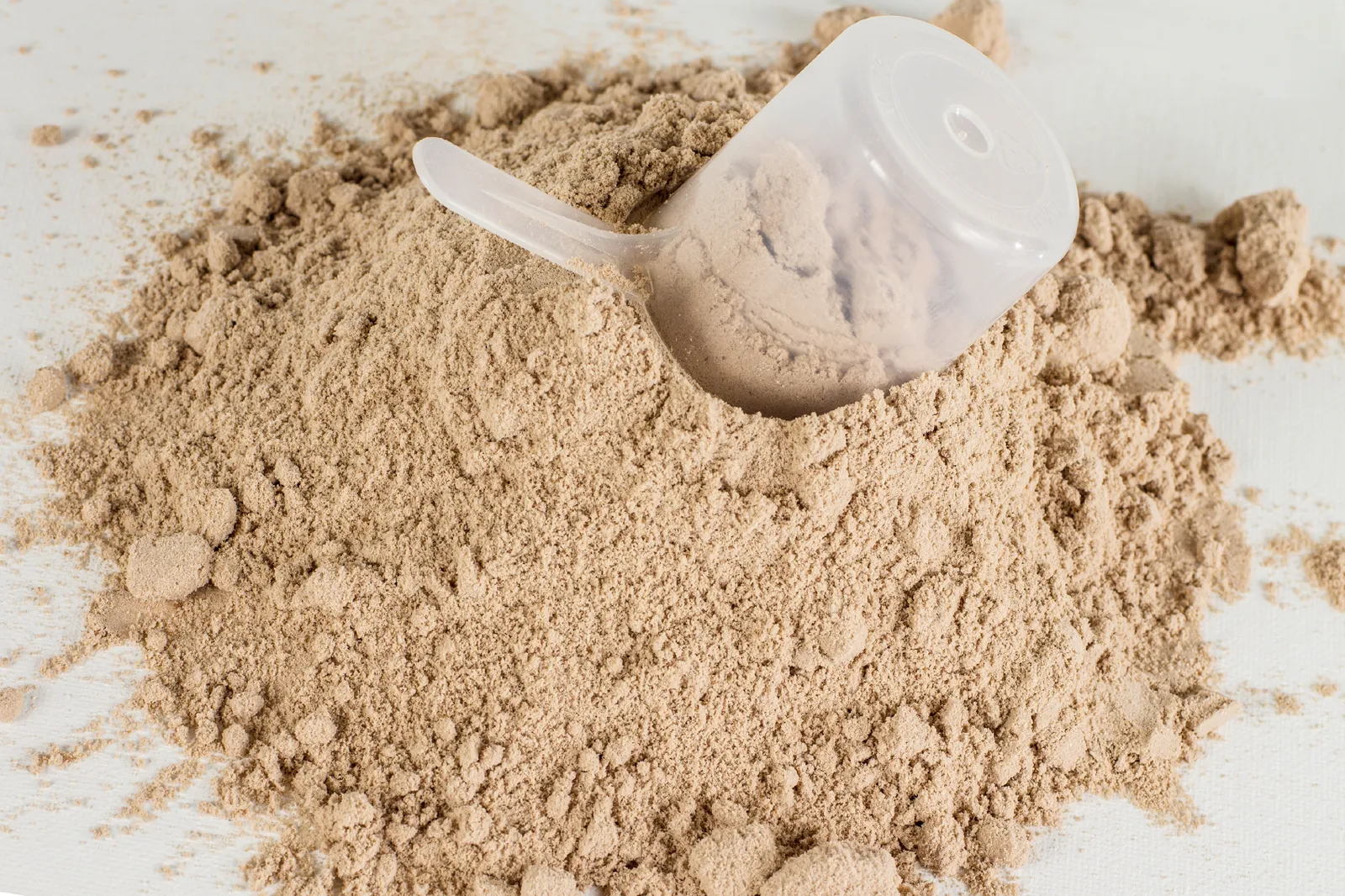 Beitragsbild zum Artikel: Aminosäuren-Spiking: DARAN erkennst Du, dass Dein Protein GESTRECKT ist!