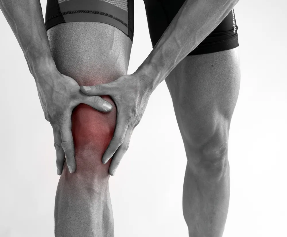 Beitragsbild zum Artikel: Knieschmerzen? – mit DIESEM Training wirst Du wieder FIT!