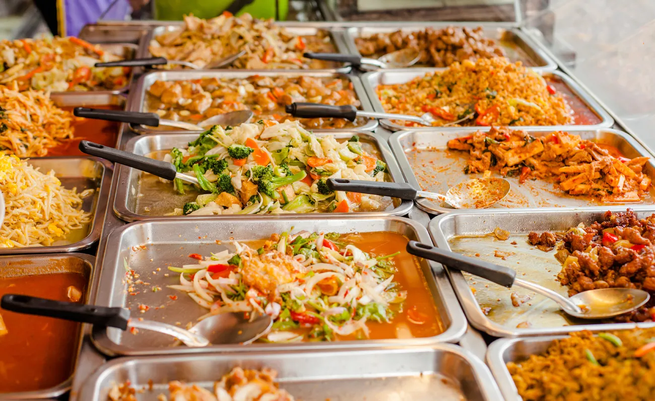 Beitragsbild zum Artikel: Restaurants animieren zu Fressattacken