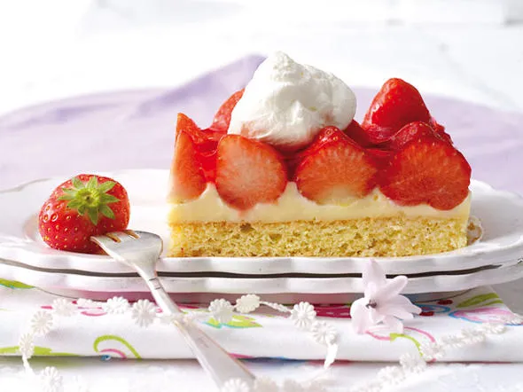 Beitragsbild zum Artikel: Sommerrezept der Woche – Erdbeerkuchen Low Carb