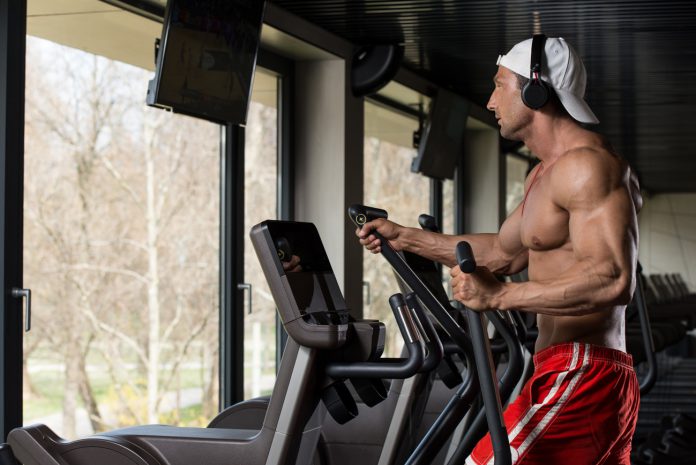 Sport ermöglicht eine Reduzierung des Körperfettes und erhält die Muskelmasse