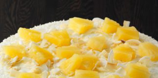 Rezept der Woche: Low Carb Pina-Colada-Torte mit Ananas und Kokos