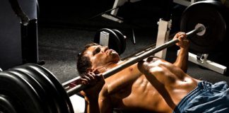 Der Muskelmacher: Zerstörst du beim Bankdrücken deine Schultergelenke?