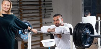 Tim Wiese auf der Suche nach Deutschlands härtesten Frauen und Männern!