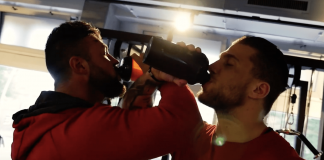 Wieder vereint: Sai feiert sein Comeback bei Road to Glory