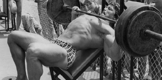 Wie Du mit diesen ZWEI SIMPLEN TRICKS sofort besser beim BANKDRÜCKEN wirst