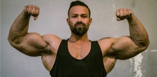 Tobias Rothe probiert sich am Bizeps Workout von Arnold Schwarzenegger Tobias Rothe Bizeps Workout Arnold Schwarzenegger